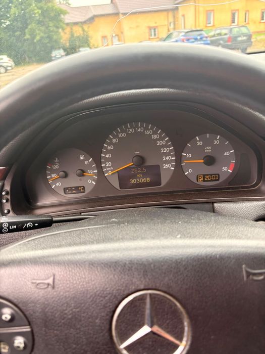 Mercedes E220 CDI