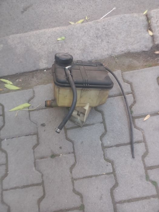 Казанче за антифриз за BMW 318 и Е 39 дизел TDS и Е 36