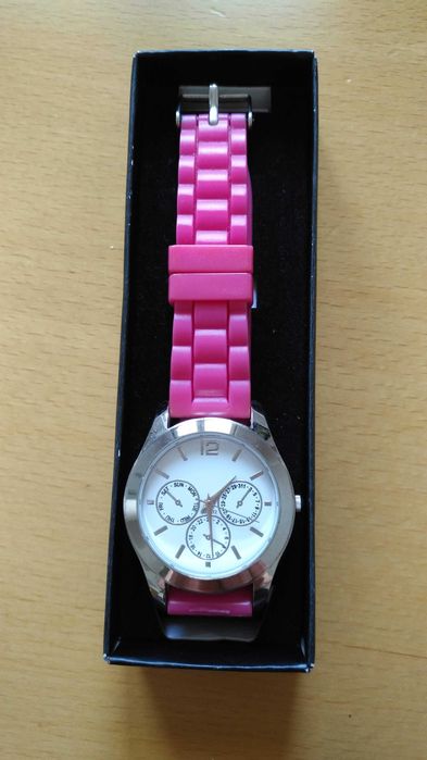 Дамски ръчни часовници от AVON