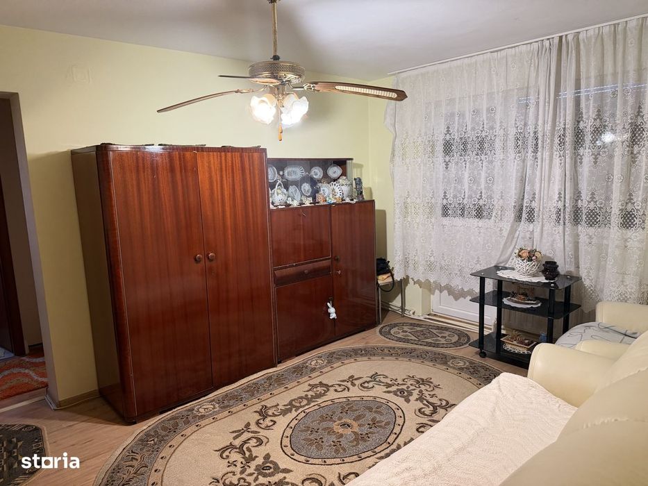 Apartament 2 camere, etaj 2, Zona Strada Botizului