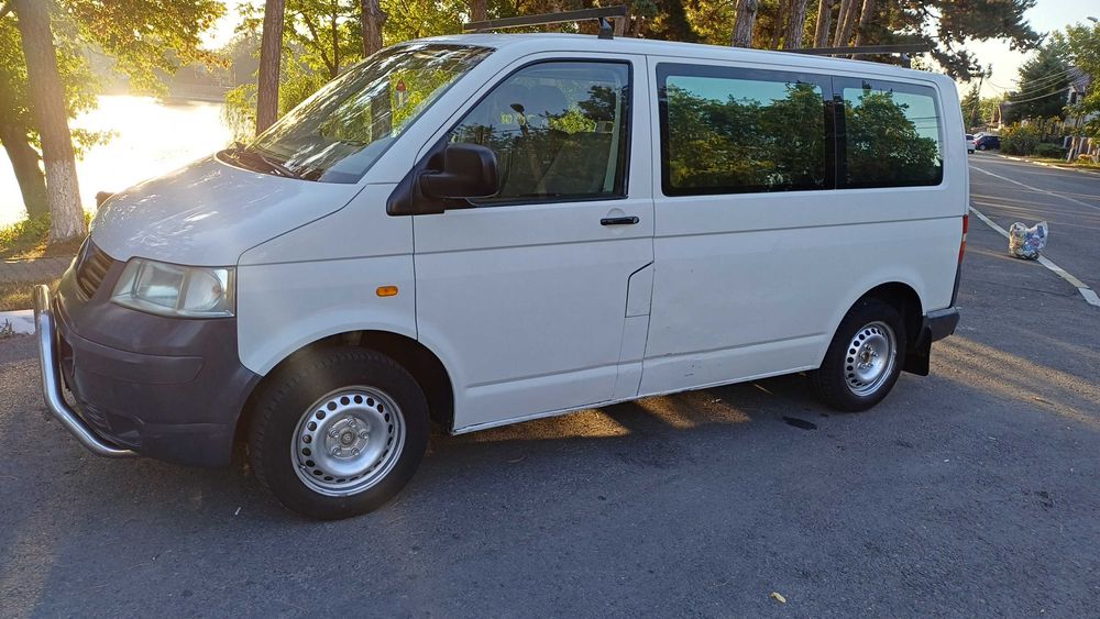 Volkswagen transporter t5.