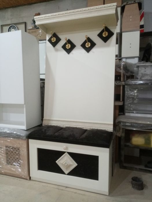 Продам новые прихожие!