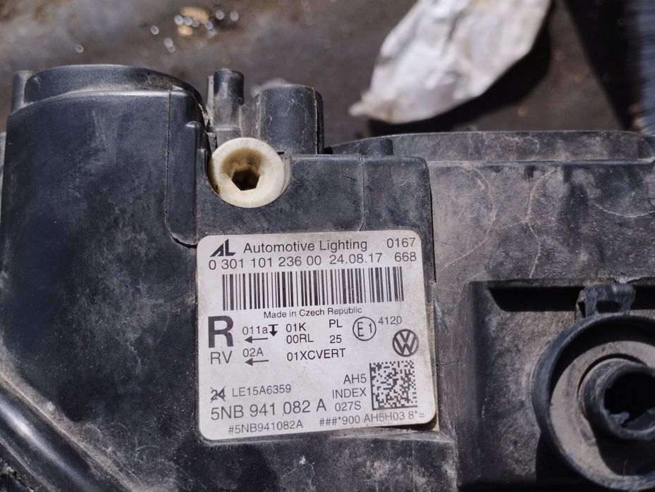 Десен фар за VW Tiguan 2019