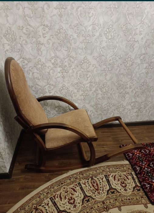 Продаётся кресло качалка
