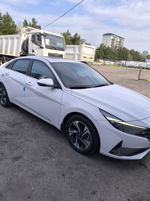 Hyundai Elantra 1.6 Mator Luk bor 2022 yil