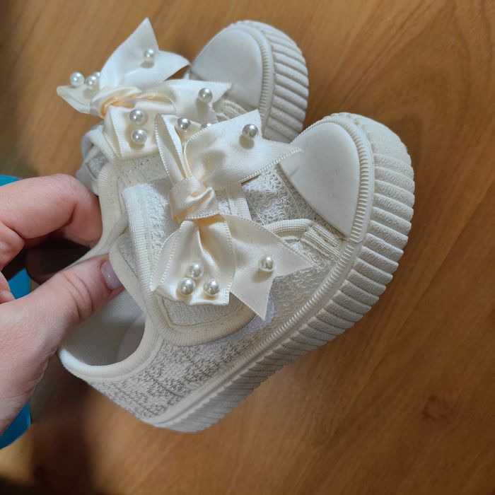 Adidas - Детски обувки в перфектно състояние