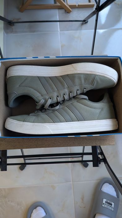 Маратонки Adidas 44 2/3