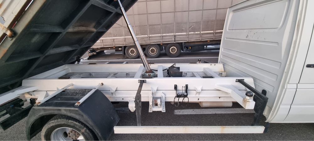 Mercedes Sprinter 616 basculabil pe 3 părți