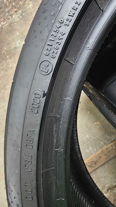 255 35 21 CONTINENTAL vara