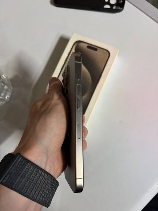 Iphone 15 pro natural titanium