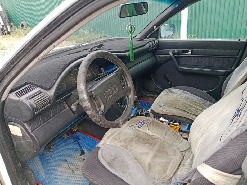 Продам машину срочно Ауди 100 с4