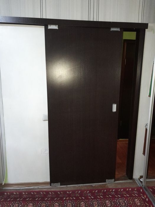 Продам б/у двери