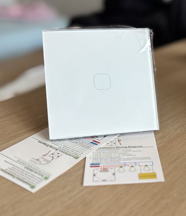 Сензорен / тъч стъклен ключ за осветление