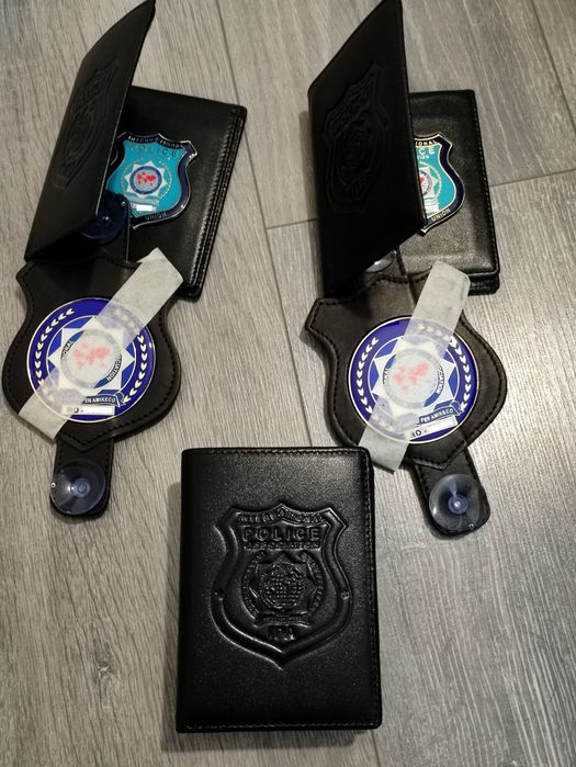 Portofel cu insigna police