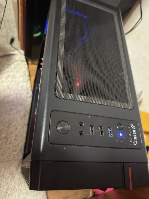 PC Gaming / Workstation i7-9700K + GTX 1650 4GB + 32GB RAM DDR4 + MONITOR