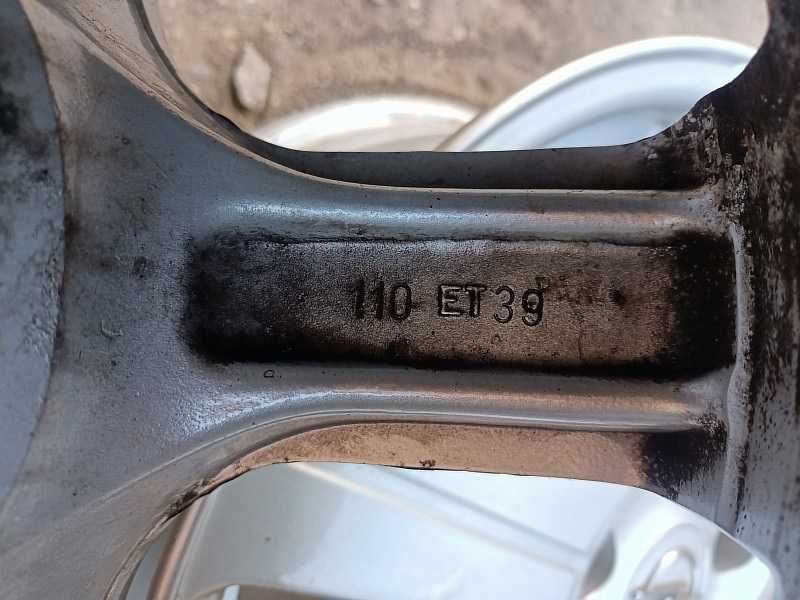 Продам оригинальные легкосплавные диски на автомашину Opel