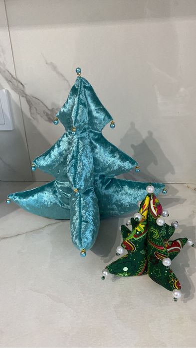 Елочки маленькая и большая