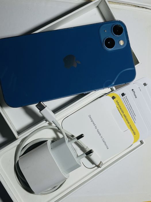 iPhone 13.