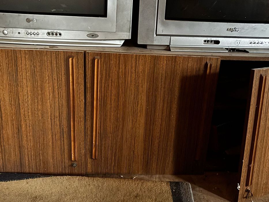 Продам б/у мебель и технику