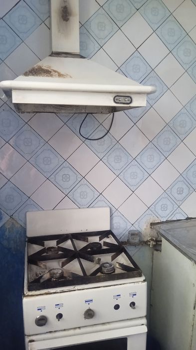 Юнусабад-15,  2 ком, 1 этаж