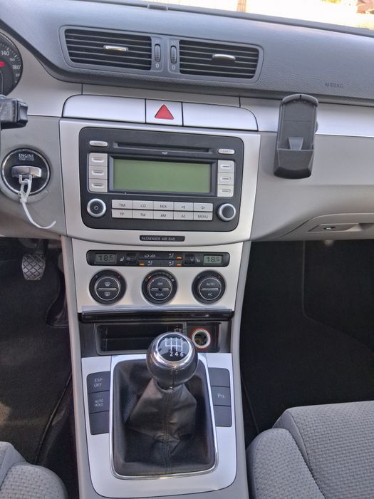Vând Passat B6 2.0 diesel 140cp