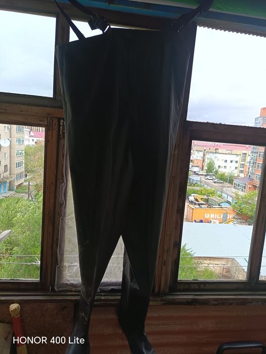 Продам болотныи костюм