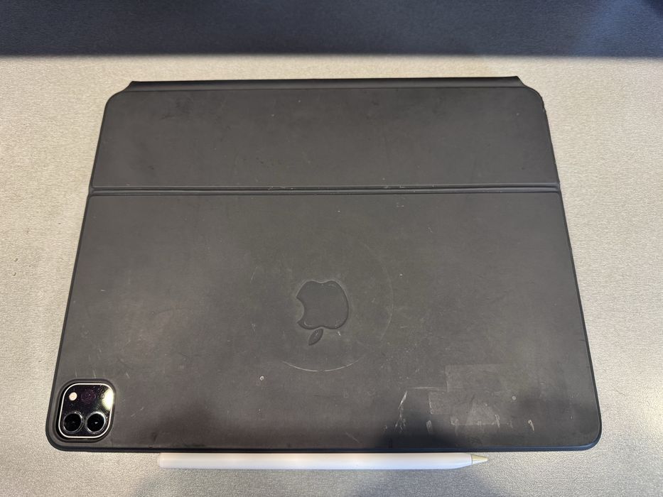 Ipad Pro 12.9 (5th Gen) + Magic Keyboard + Apple Pencil