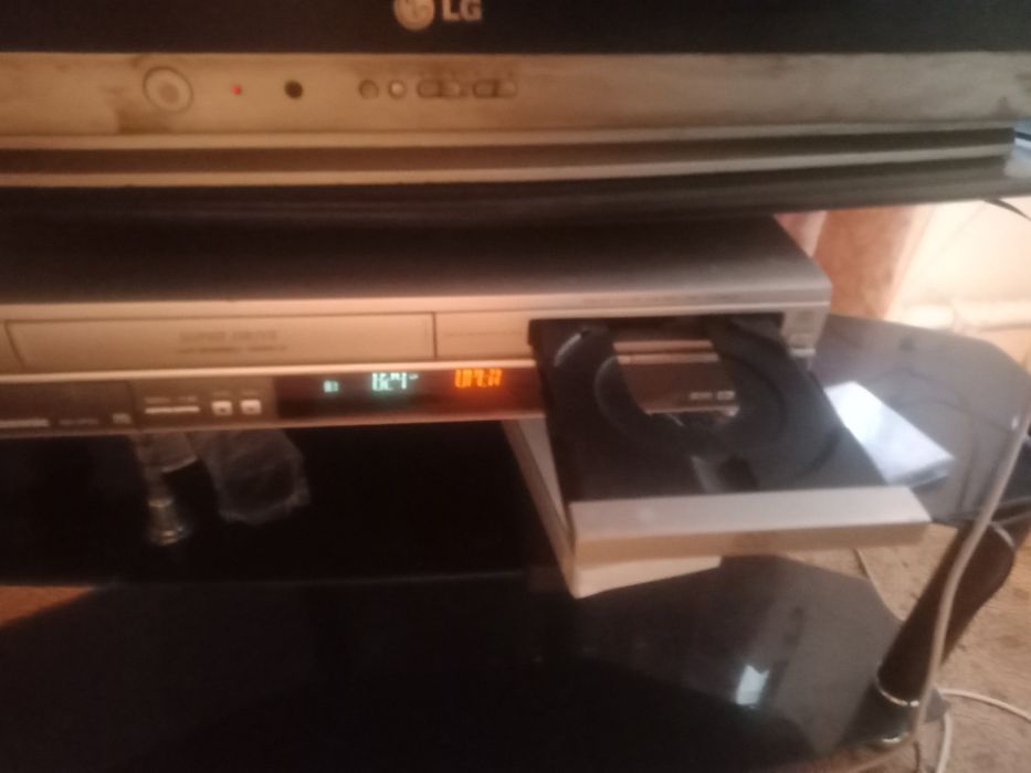 Продам видик с DVD