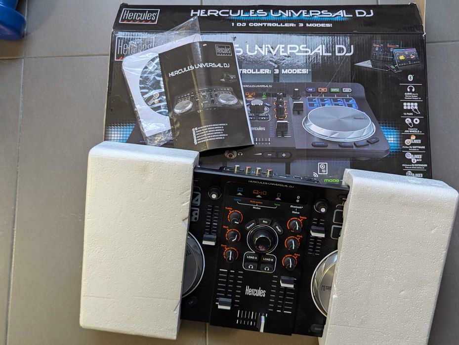 DJ контролер Hercules Universal