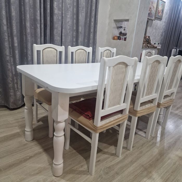 Кухонный стол  со стульями