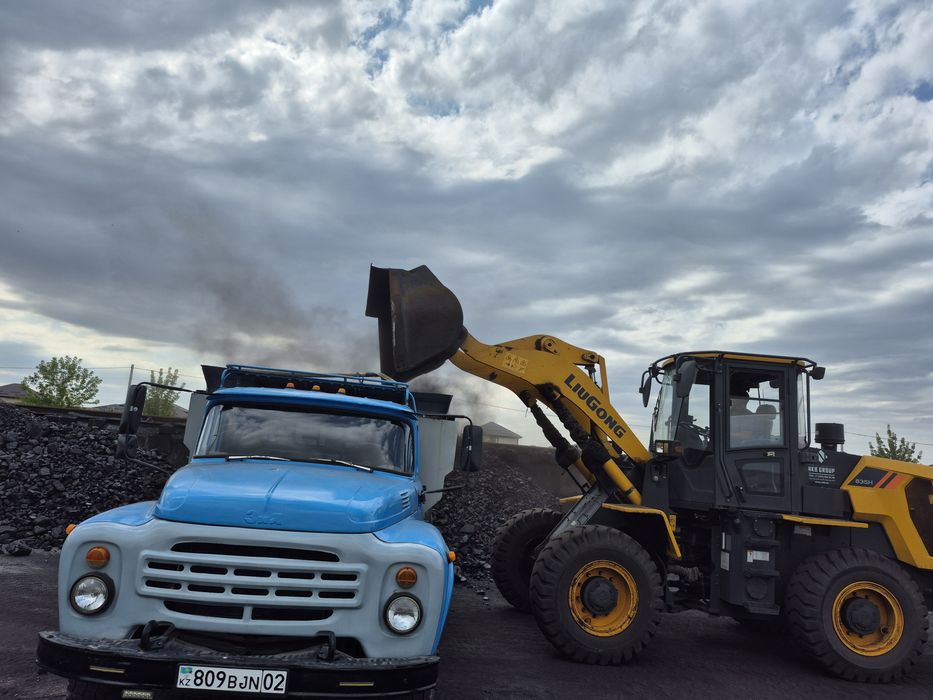 Песок Щебень Сникерс Зил самосвал