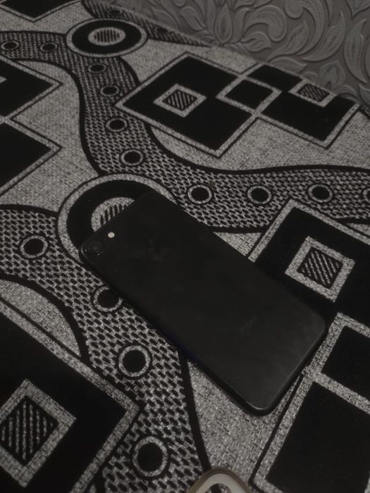 продам iphone 7 128gb