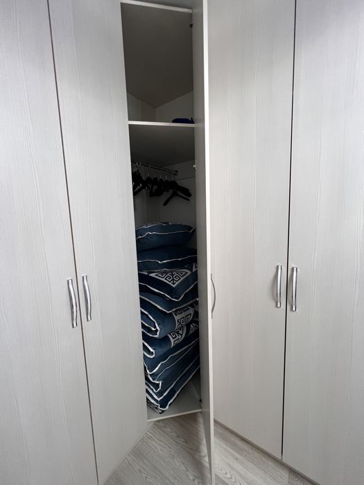 Продается угловой шкаф