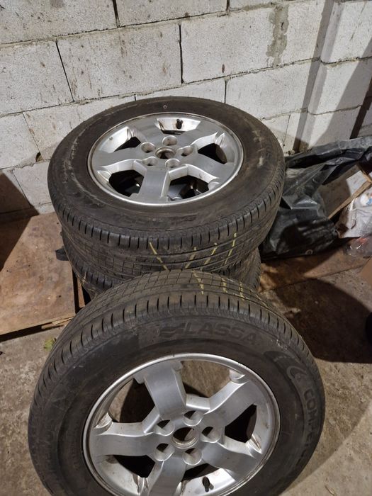 Гуми и Джанти за Nissan