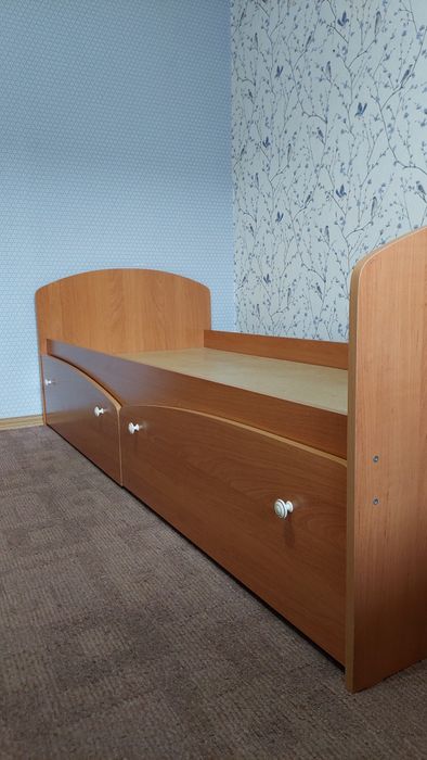 Продам односпальную кровать