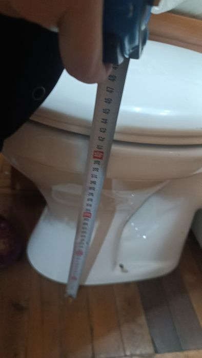 Продам унитаз с бачком  новый