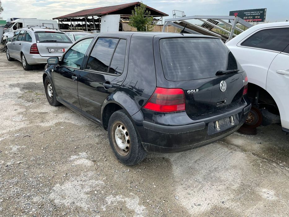 Dezmembrez piese Volkswagen Golf 4
