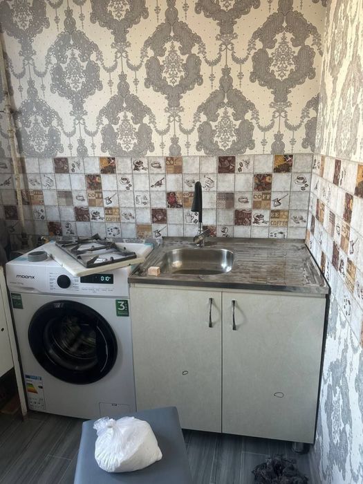 Продается 1х комнатная Чирчик 4 микрорайон