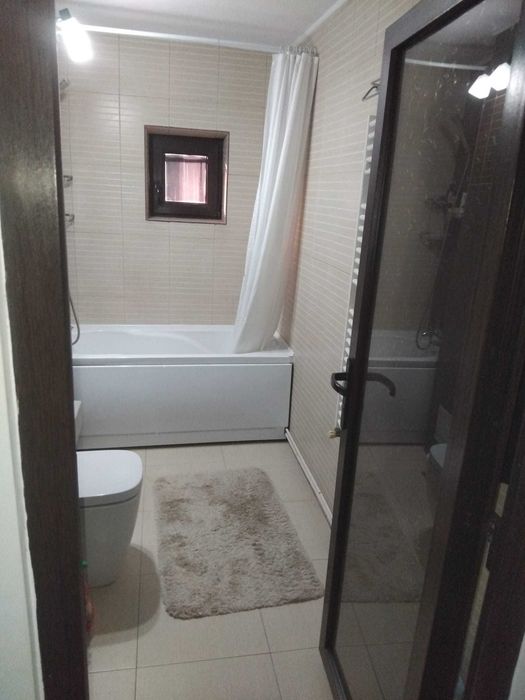 De vanzare apartament cu 3 cam decomandat