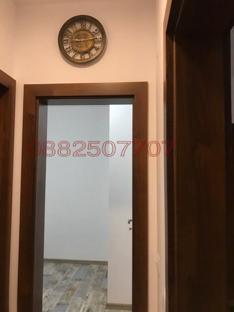 Дава се под наем Тристаен апартамент в Варна, Левски - 148 кв.м за 1530 € - Снимка #7