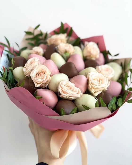 Съдобные букеты клубника в шоколаде зефирные цветы