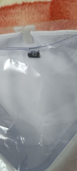 Рубашки белые новые