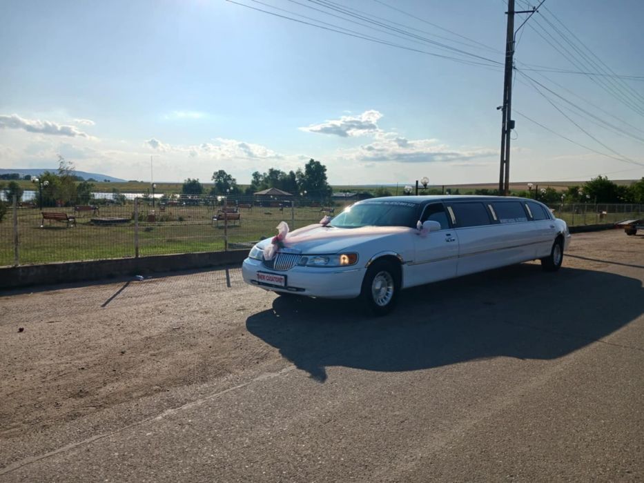 Lincoln Town Car Limuzina Pret fix