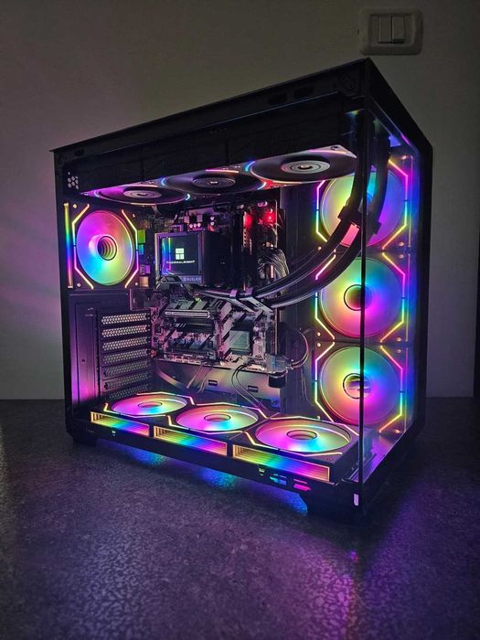 Calculator PC GAMING, RYZEN 7 9800X3D, 32GB DDR5, RTX 5070/RX 9070XT