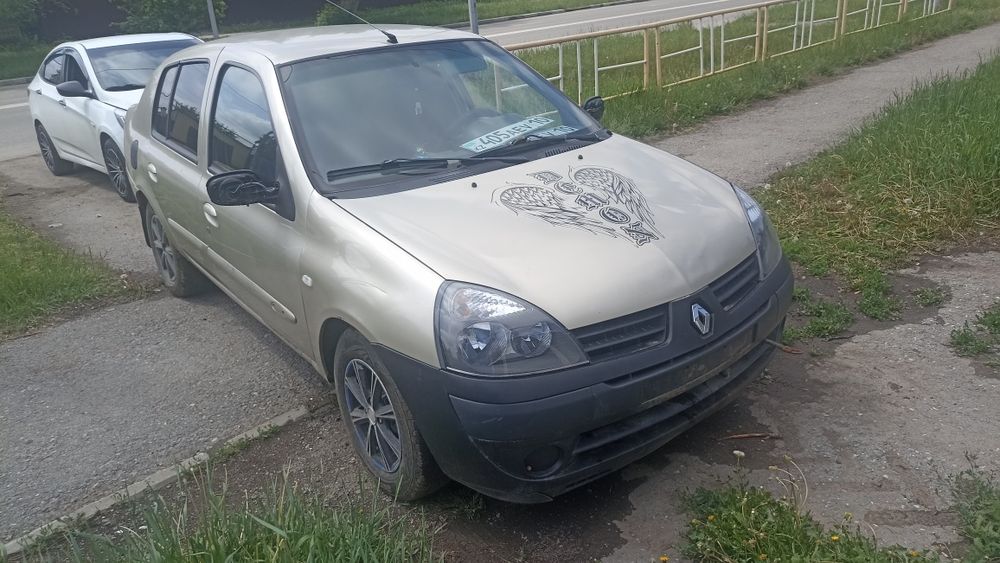 Продам машину Рено