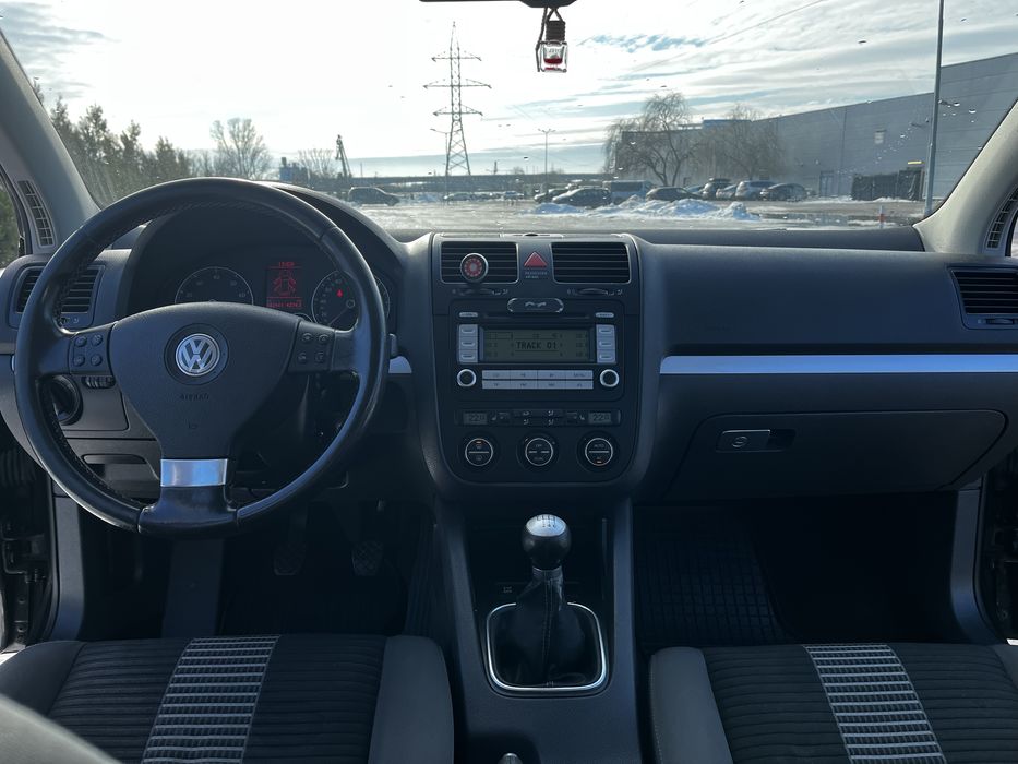 Volkswagen Golf 5 1.4 TSI 122 CP – Ediție United