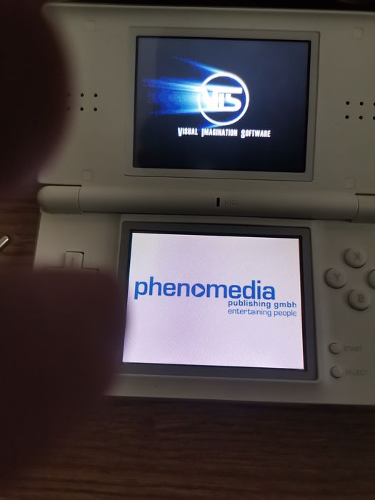 Nintendo DS lite