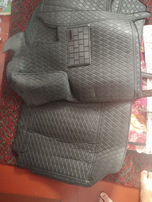 Полик Hongqi EQ-M5 новый, ванночка