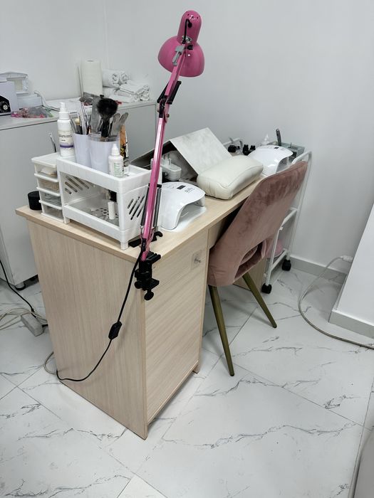 Продается срочно мебель для салона