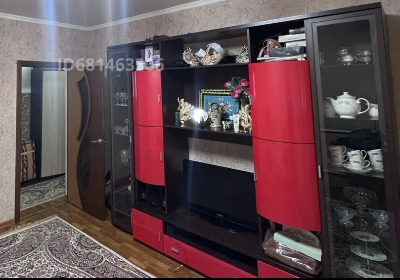 Гостиный шкаф